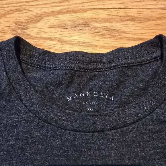 Magnolia T-shirt - Picture 2 of 3